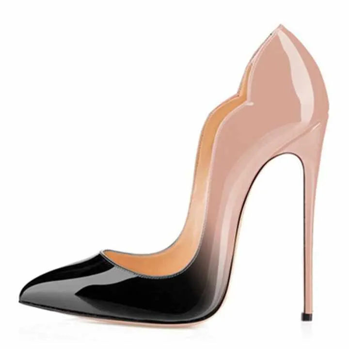 أحذية بكعب عالٍ مثيرة بأصابع مدببةSexy high heel shoes with pointed toes
