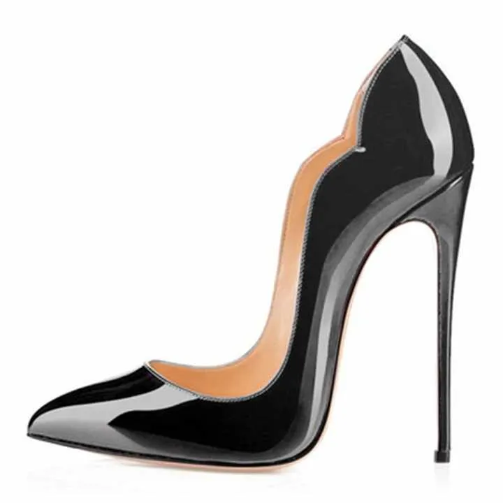 أحذية بكعب عالٍ مثيرة بأصابع مدببةSexy high heel shoes with pointed toes