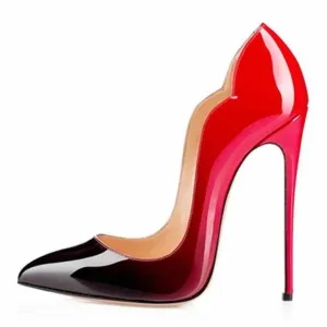 أحذية بكعب عالٍ مثيرة بأصابع مدببةSexy high heel shoes with pointed toes