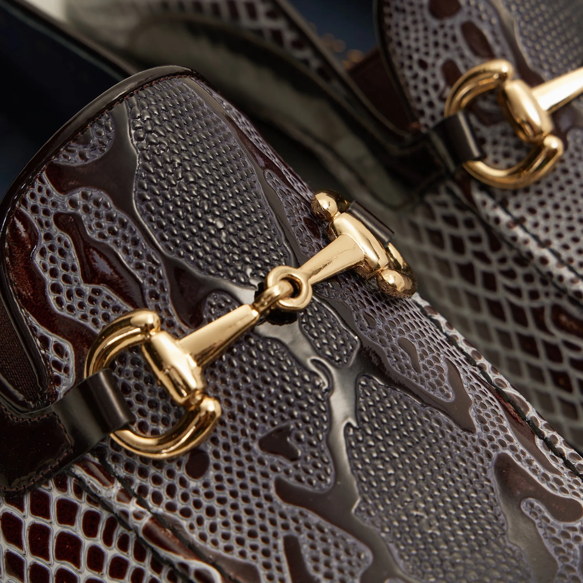 Snake Embossed Leather And Gold Metal Bit Loafer - Brown Beige